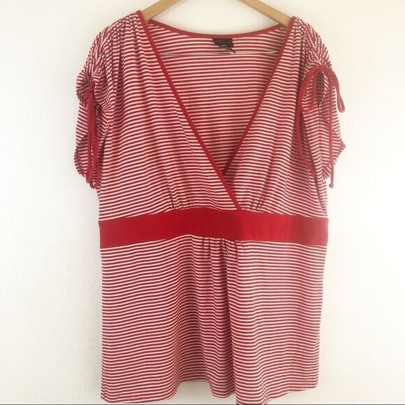 Torrid red white Striped ruched sleeve peplum top - Picture 1 of 6